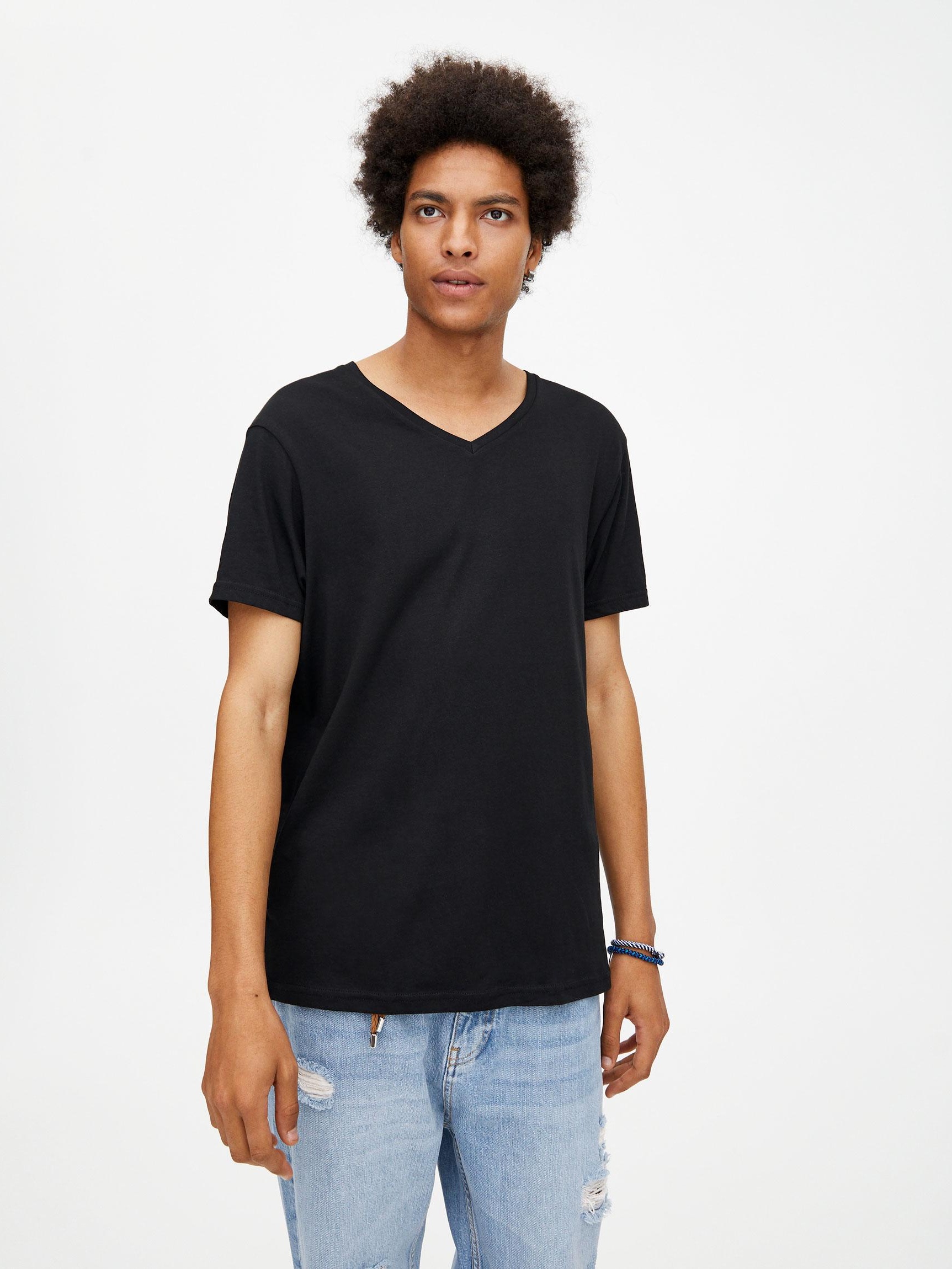 

Футболка Pull & Bear 9232/570/800-AAAD XL Черная