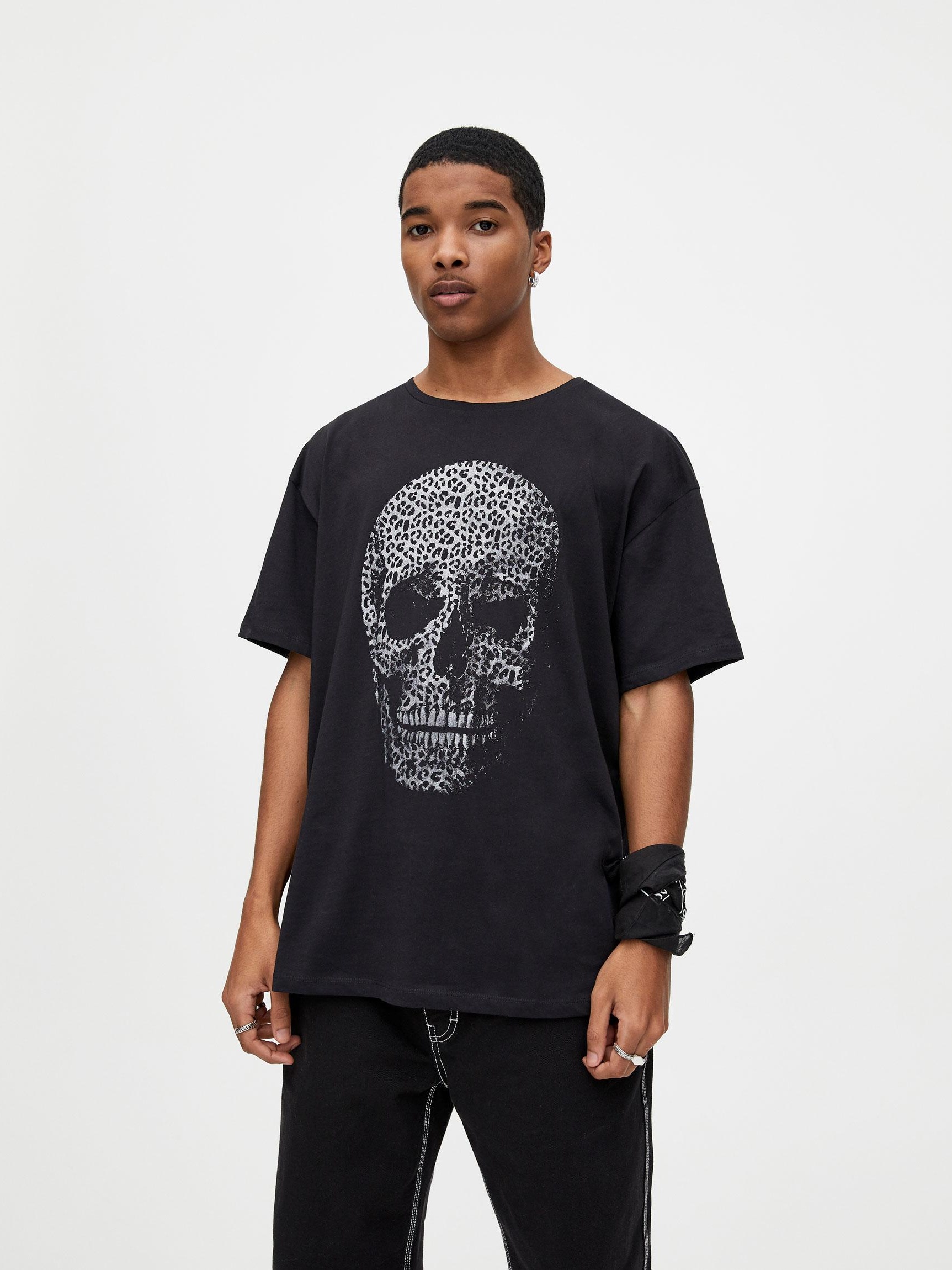 

Футболка Pull & Bear 5244/519/800-AAPU M Черная с принтом