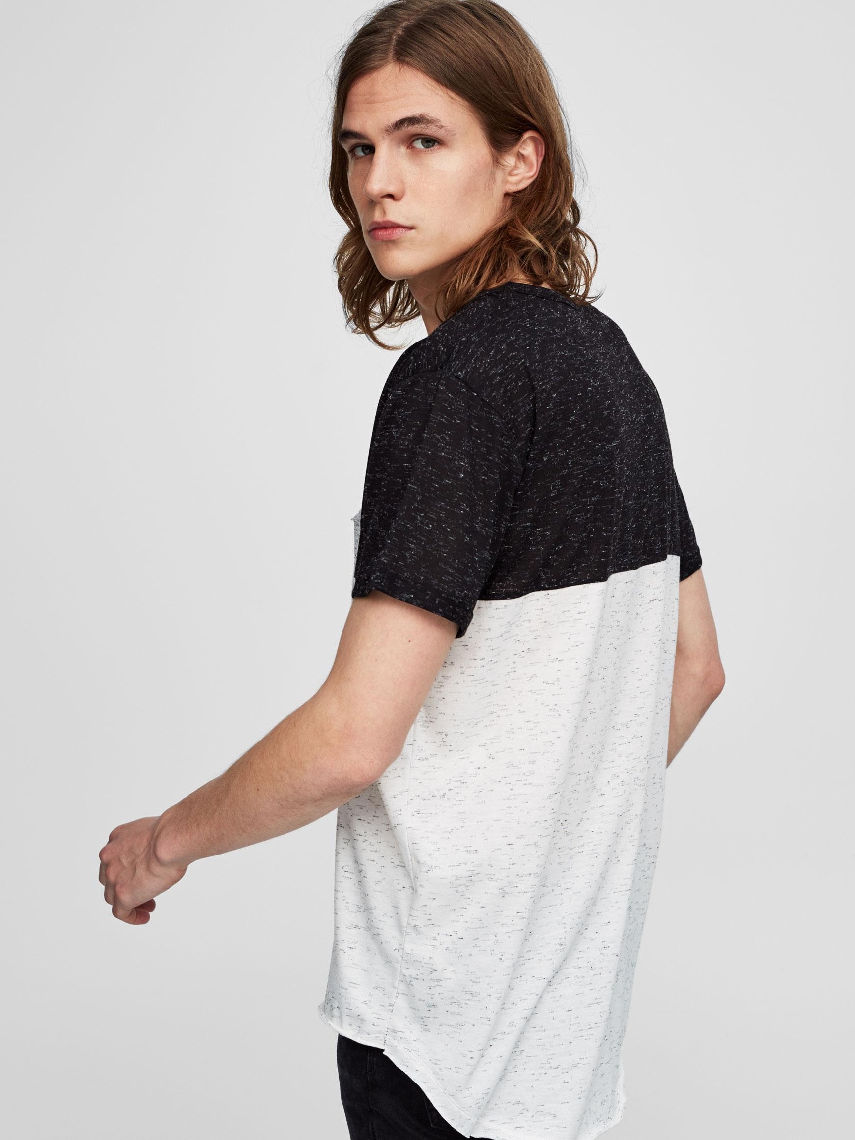 

Футболка Pull & Bear 5236/500/251-ABOU S Черная-белая