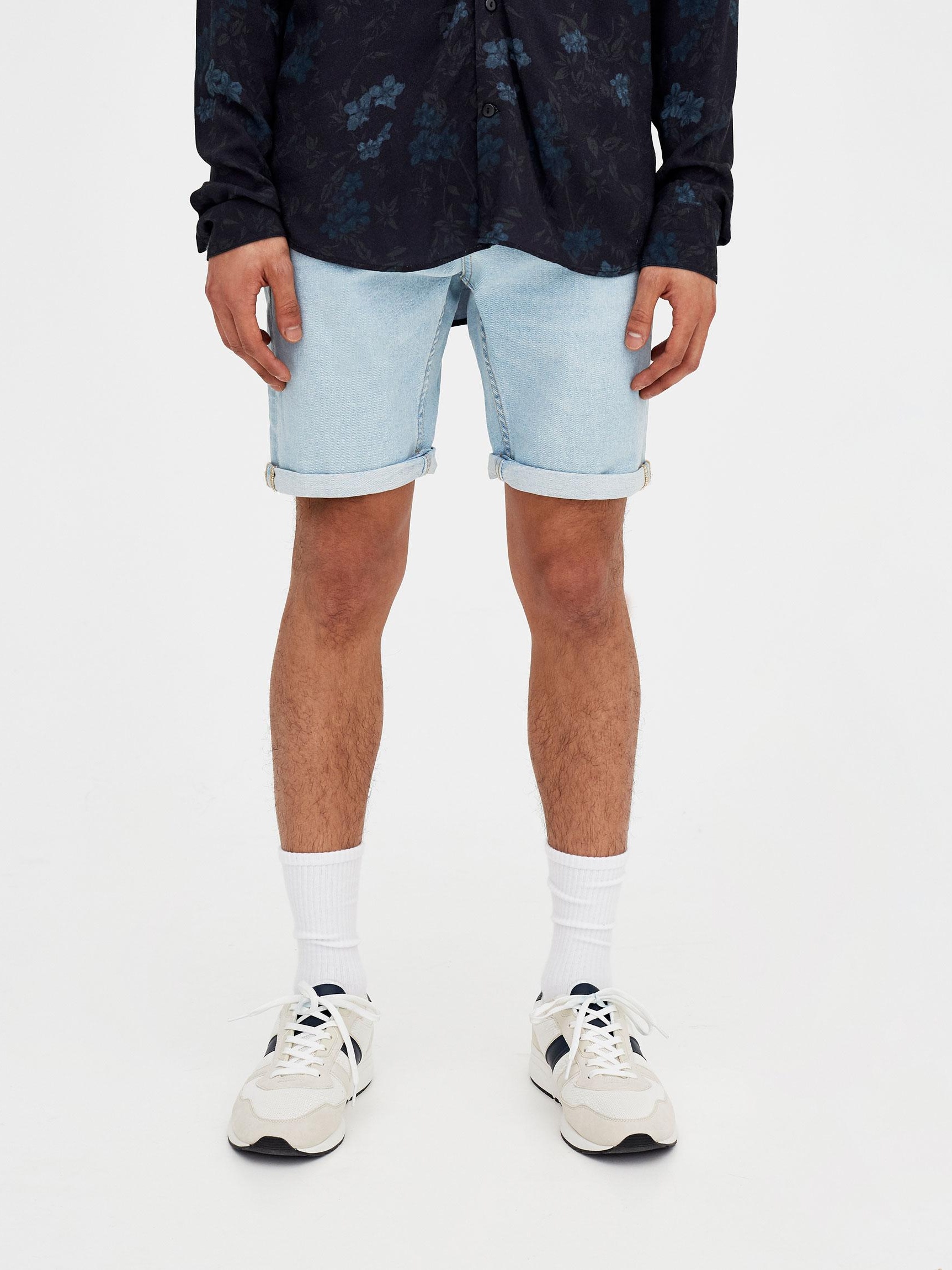 

Шорты Pull & Bear 5697/510/434-ADOH 38 Голубые в бело-синие узоры