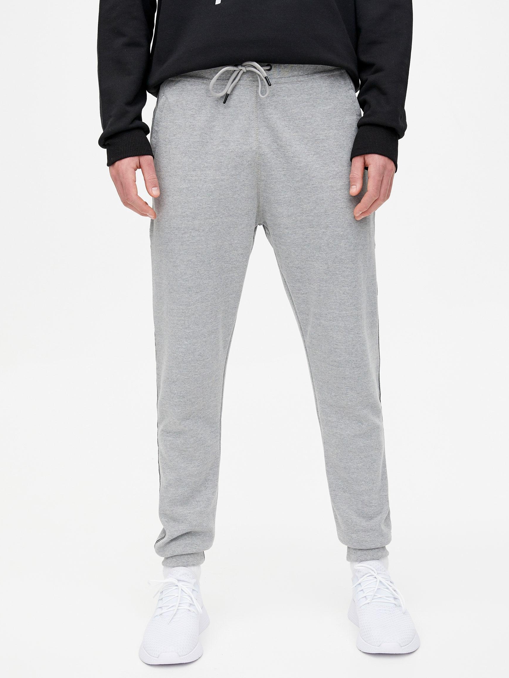 

Спортивные штаны Pull & Bear 5679/511/811-AAWL L Серые-черные