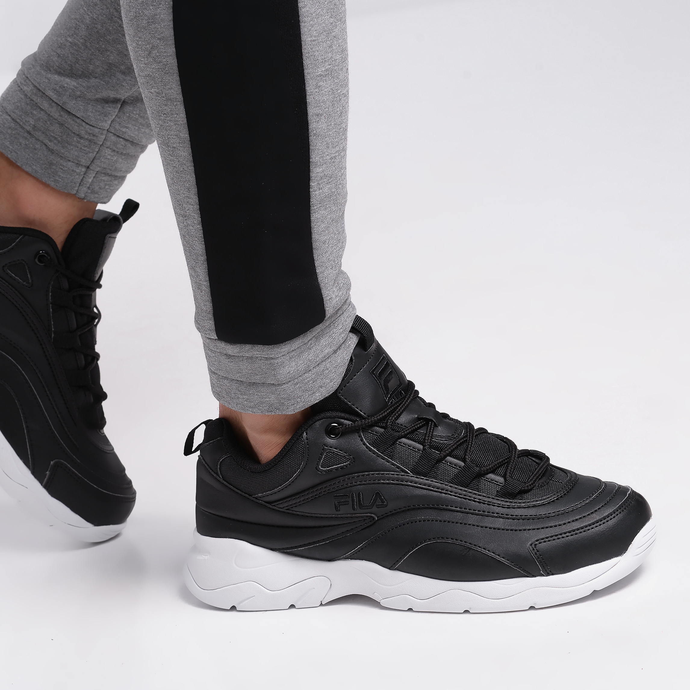 Fila ray hotsell low men