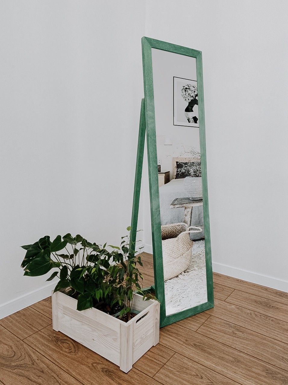 

Зеркало напольное в деревянной раме HomeDeco грасс 150х50