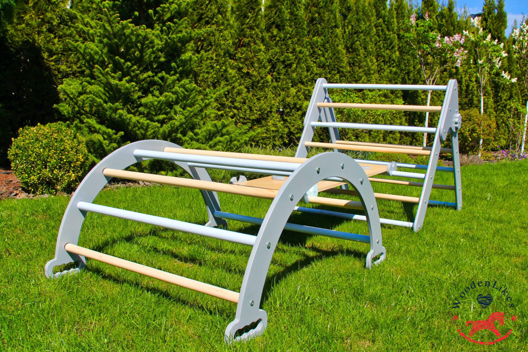 

Дитячий розвиваючий ігровий комплекс Монтессорі .В набір входить: Трикутник Піклера, гірка-скеледром, місток.(арт. 002) WoodenLikes