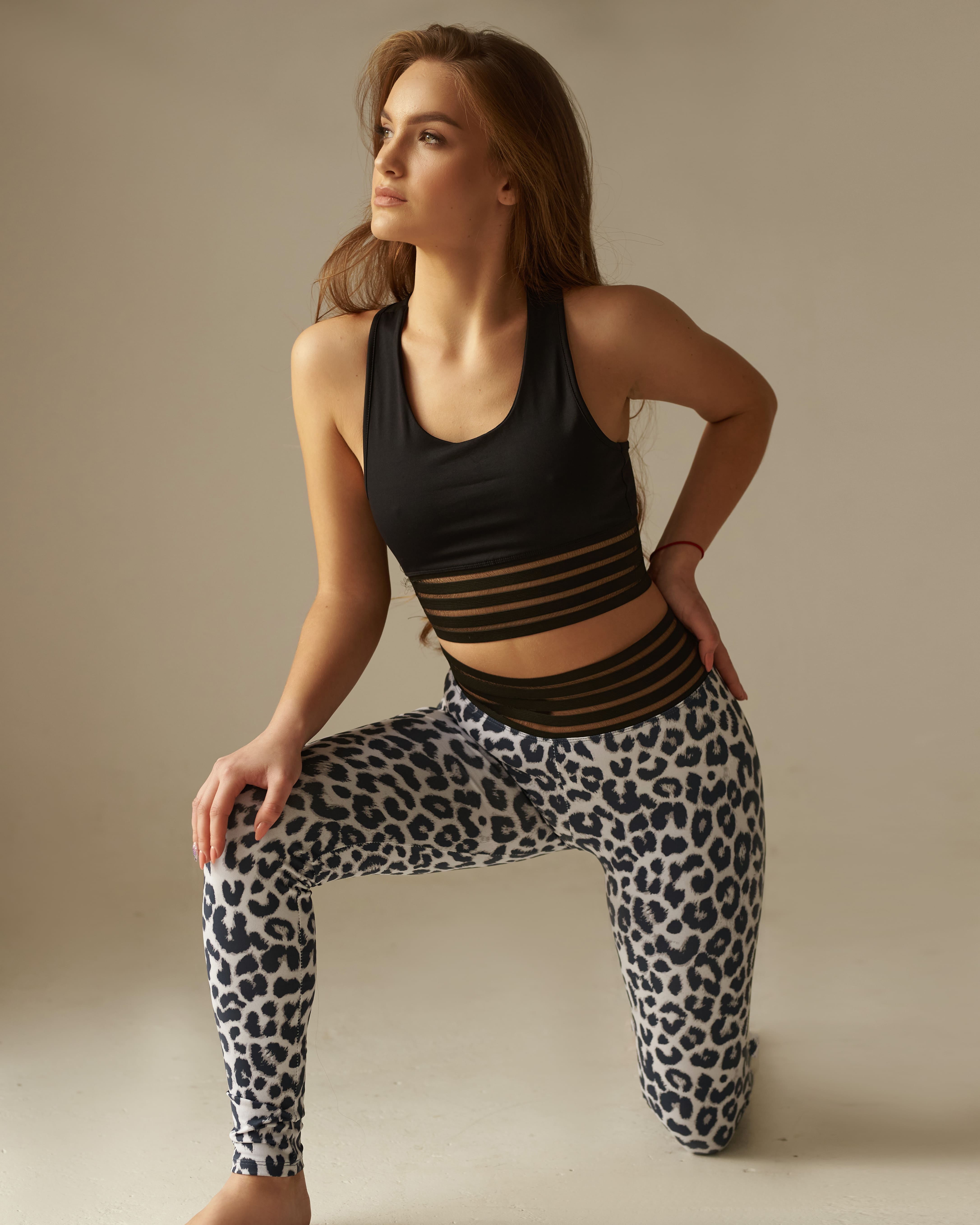 

Лосіни DanceLife Grey Leo сірі леопардові жіночі спортивні L (L-100-002)