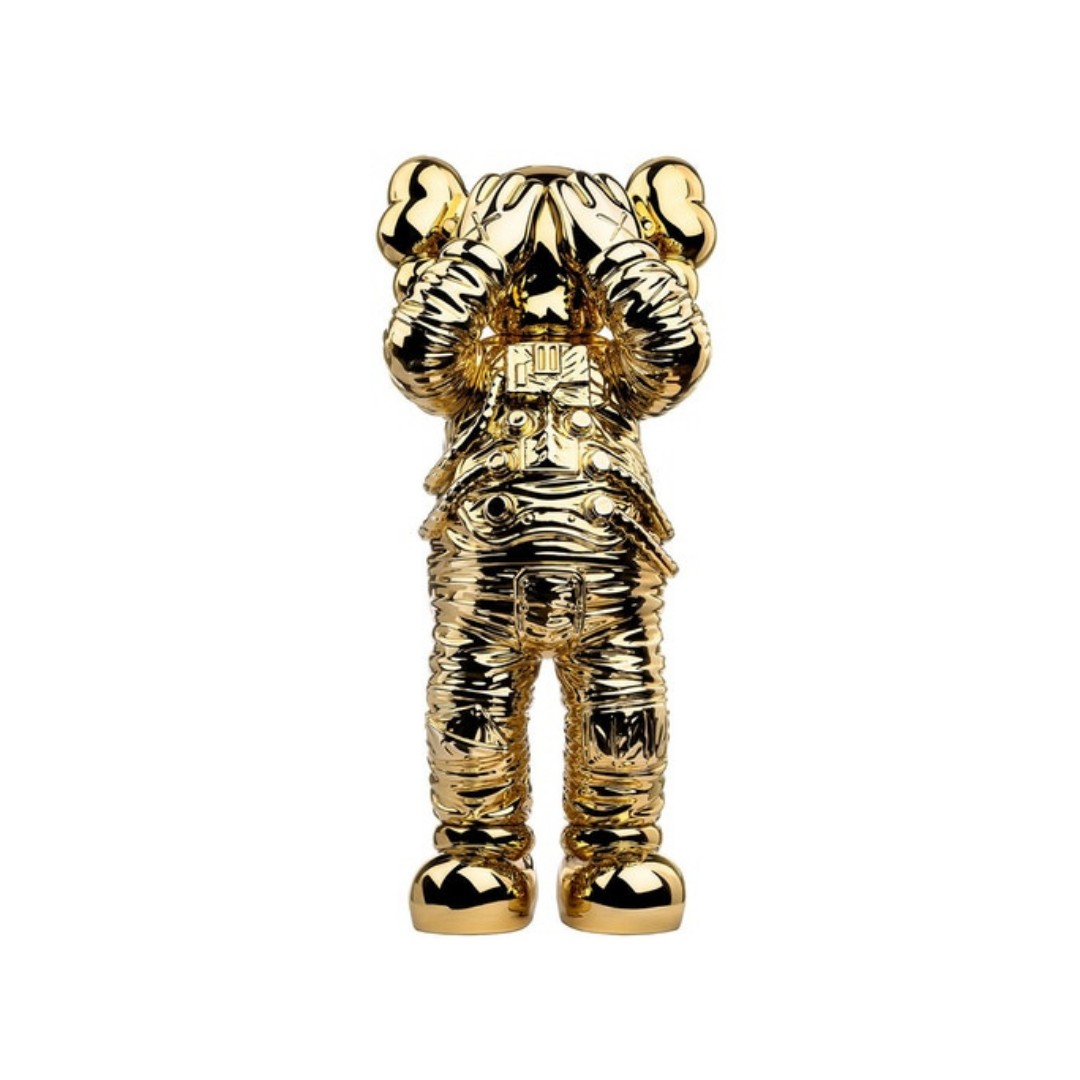 

Дизайнерская игровая фигура Кавс Kaws Holiday Space Figure gold 30cм