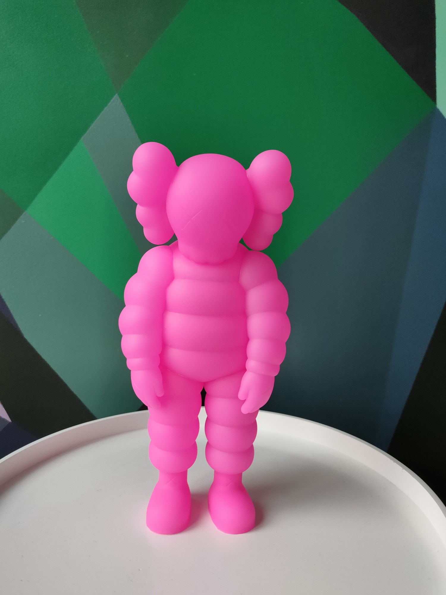 

Дизайнерская игровая фигура Кавс Kaws What Party pink розовая 28 см