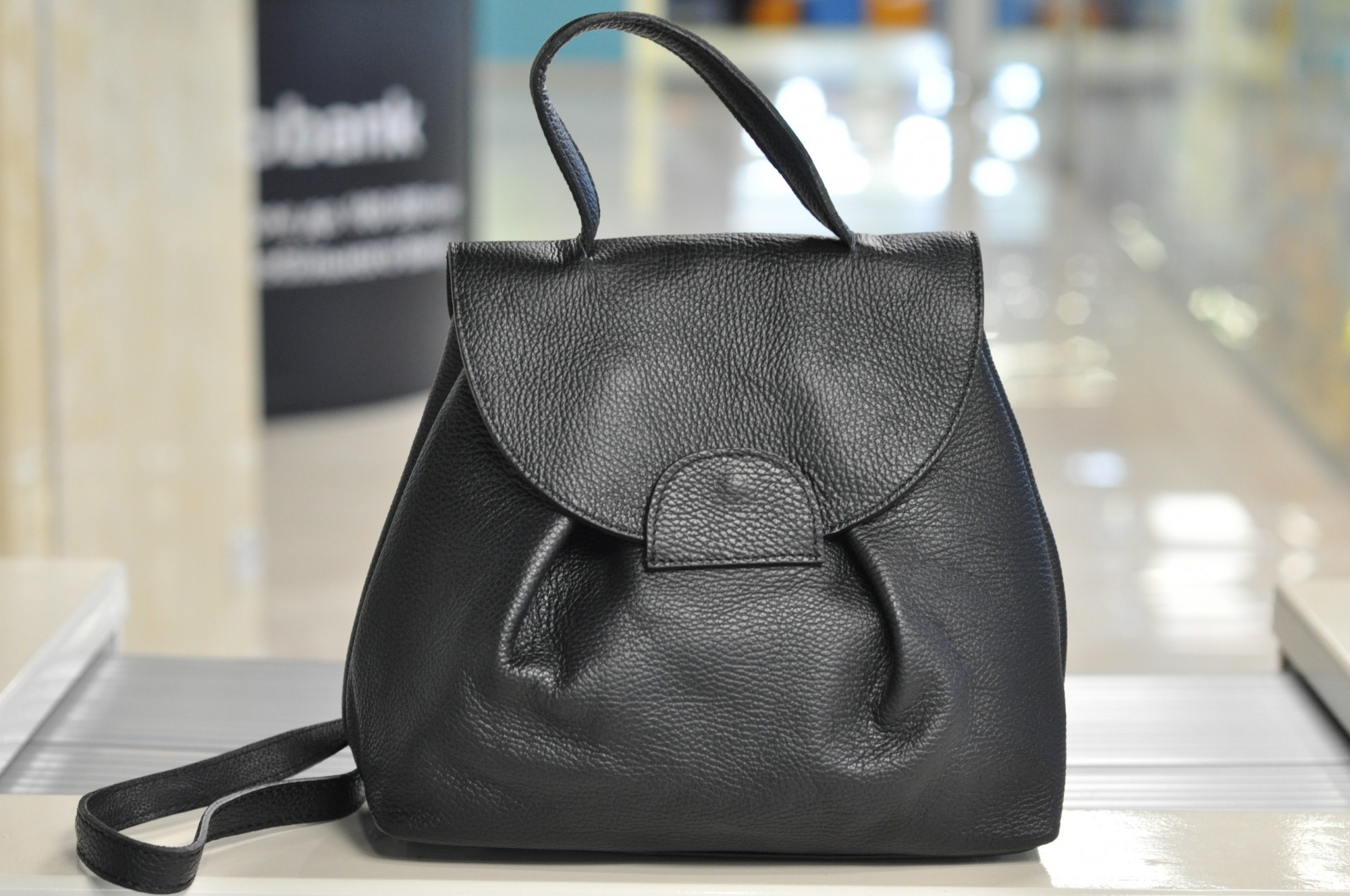 

Женская кожаная сумка Italian bag черная 8873