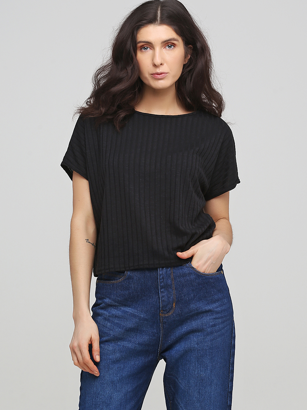 

Футболка Boohoo mzz72161s76 40 Черная