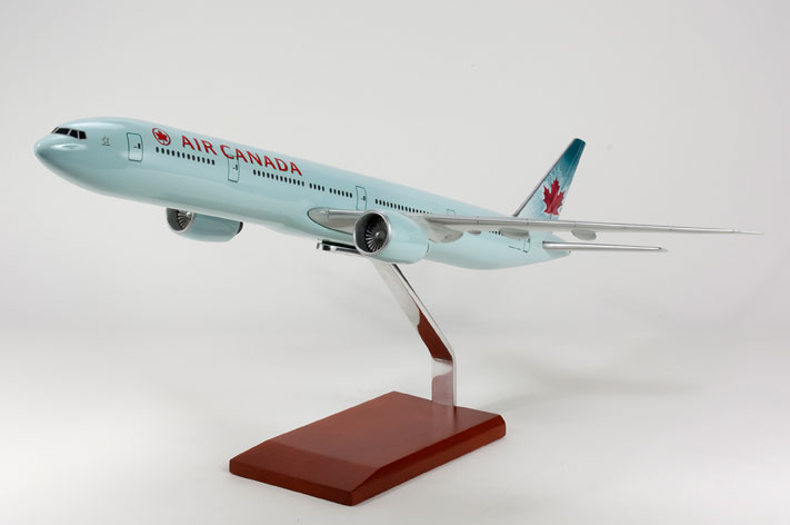 

Модель пасажирський літак Boeing 777 Air Canada 43см