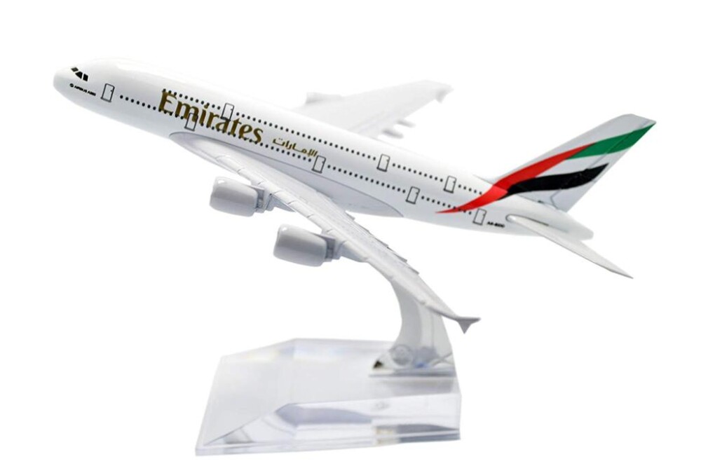 

Модель пасажирський літак Airbus A380 Emirates 20см