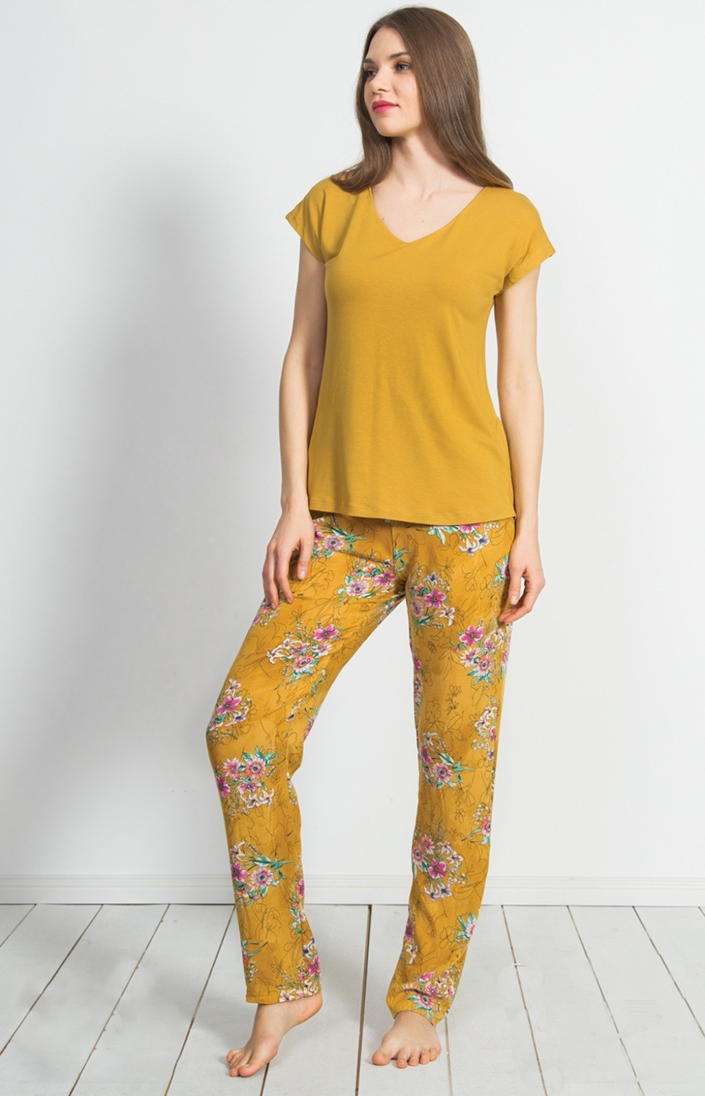 

Комплект футболка и штаны Vienetta S желтый 808032