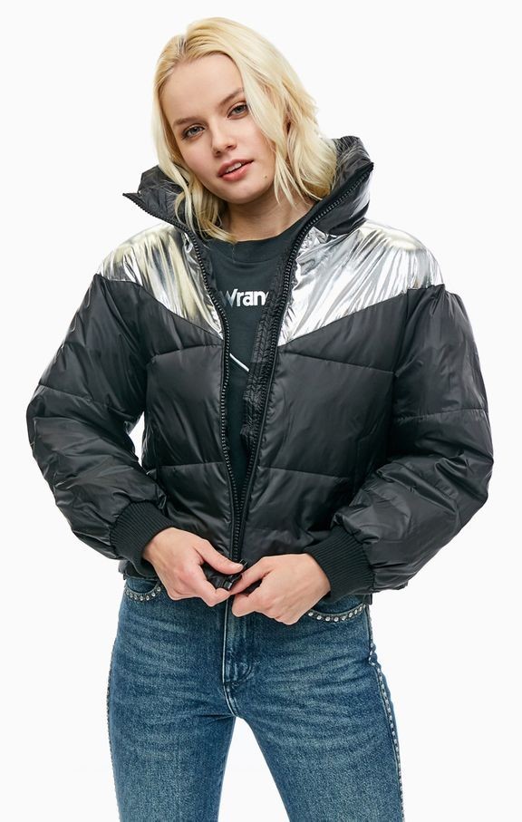 

Куртка стеганная Wrangler Metallic Puffer Loose Fit L-00
