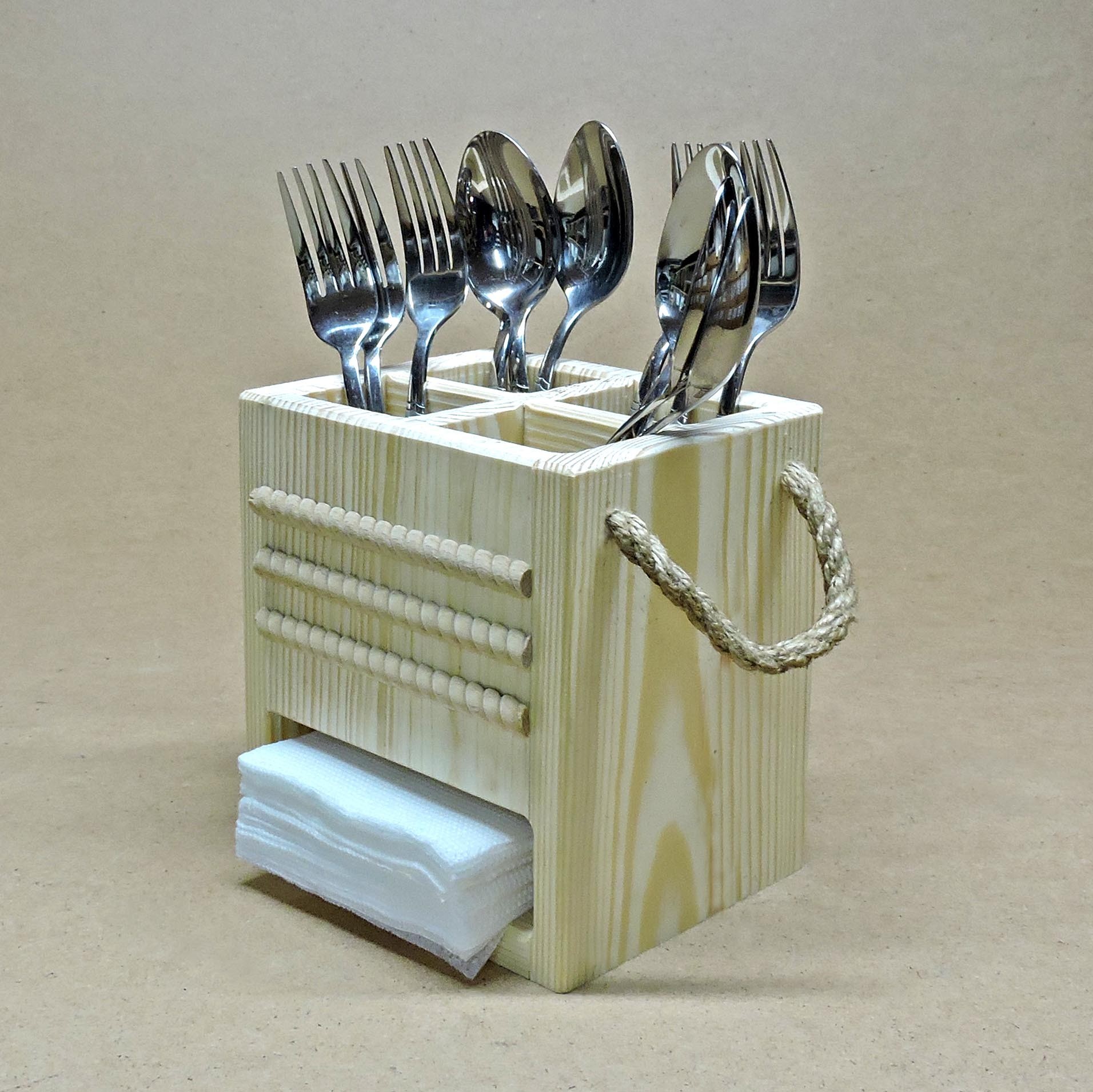 

Подставка-органайзер для столовых приборов из натурального дерева IZD Пиасера 13х16х17 см Бланже ПСП-001101