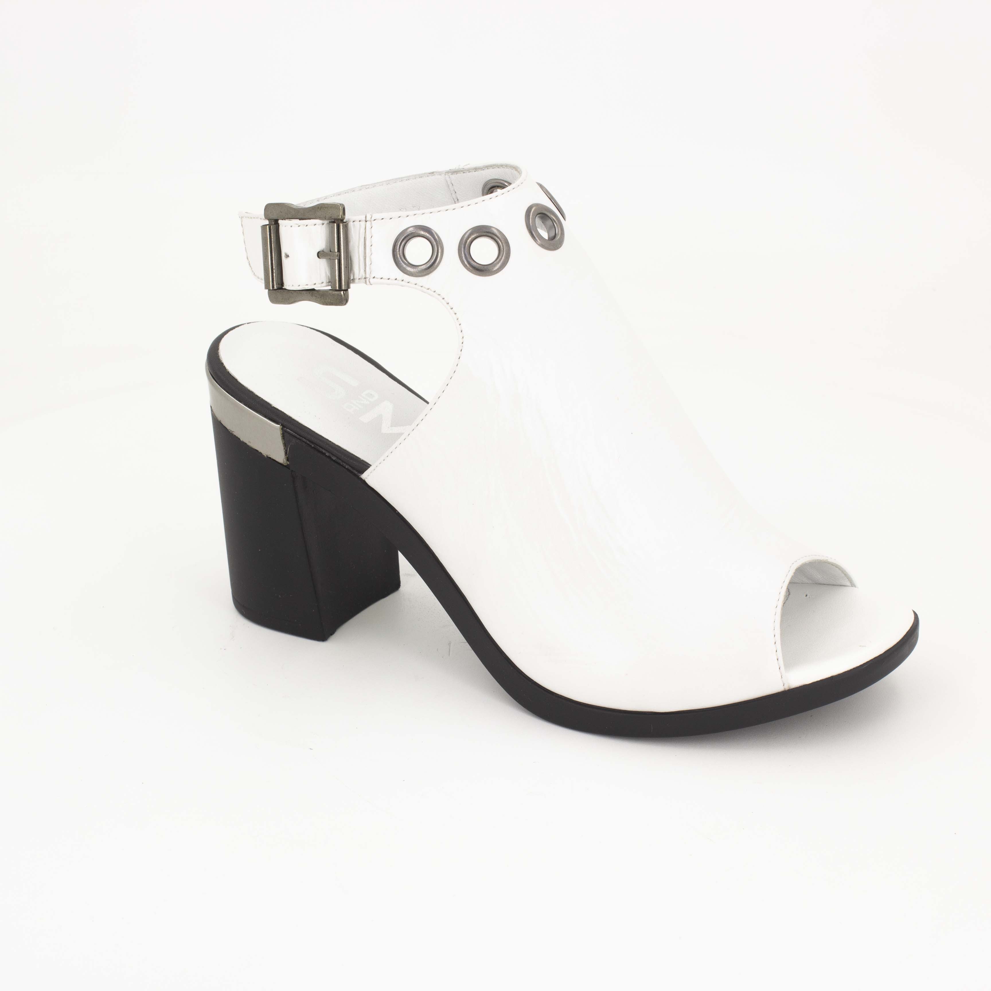

Босоножки женские Shoes Market 5323-451 39 Белый