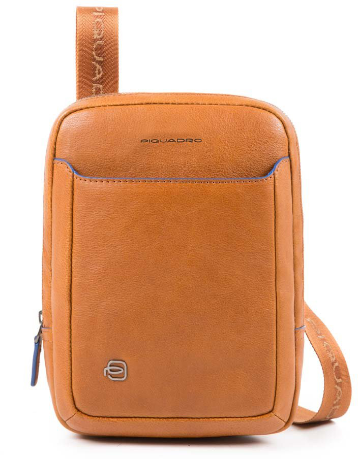 

Сумочка Piquadro B2S/Tobacco верт. с отдел. для iPad mini на ремне (16,5x22,5x5) CA3084B2S_CU