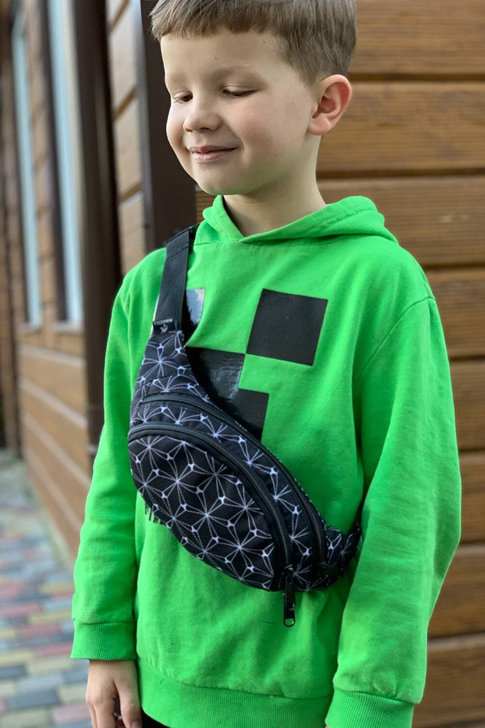 

Детская Mamakazala бананка Oval kids Серый