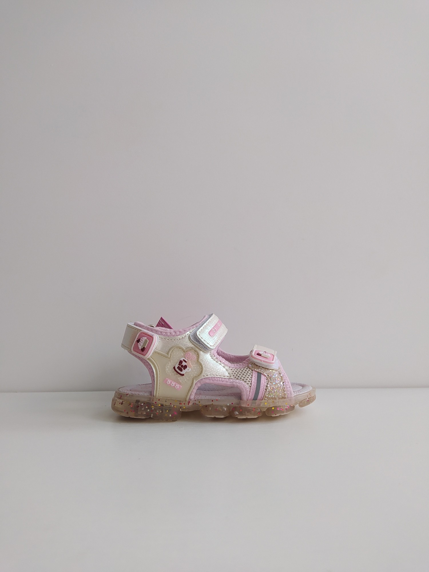 

Детские босоножки с подсветкой Lilin shoes 23 р 14,7 см разноцветный артикул Б55