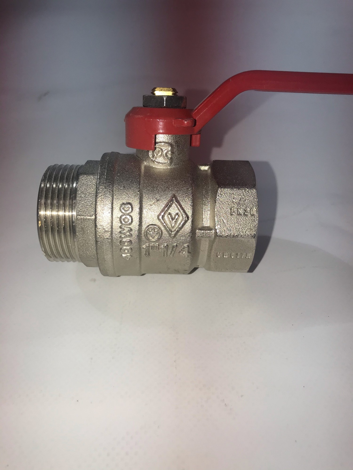 

Кран шаровой Bugatti НВ 1 1/4" (красная ручка)
