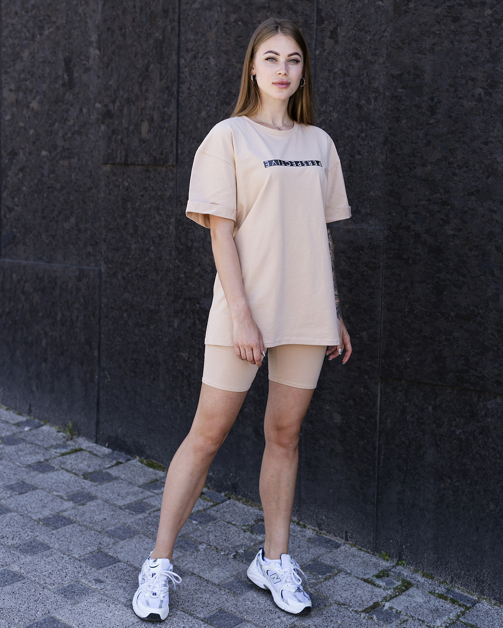 

Костюм женский Comfort Intruder летний (Футболка "Perspective" Oversize летняя+шорты велосипедки) бежевый, Костюм женский Comfort Intruder летний (Футболка "Perspective" Oversize летняя+шорты велосипедки) бежевый S-M