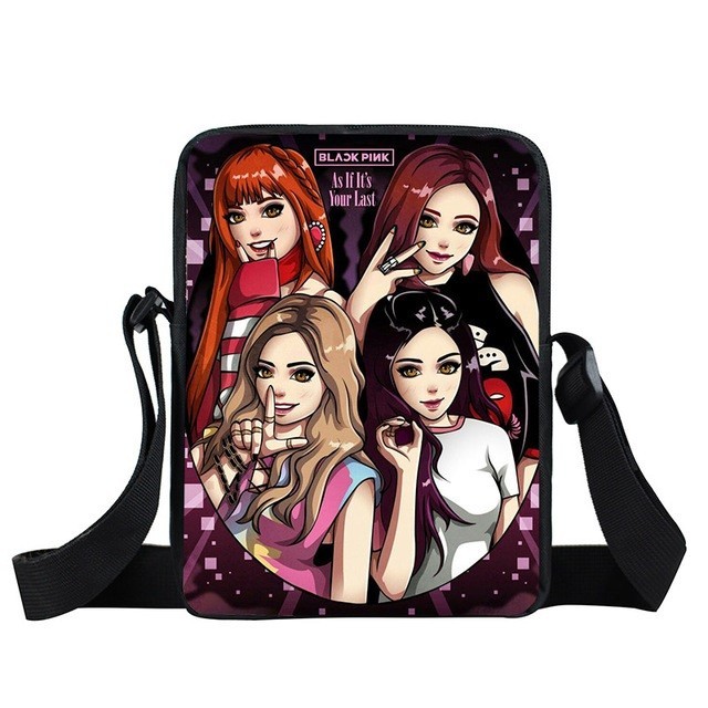 

Молодёжная сумка через плечо KPOP Blackpink Anime КПОП Блекпинк Анимэ для девочек с принтом черная с фиолетовым