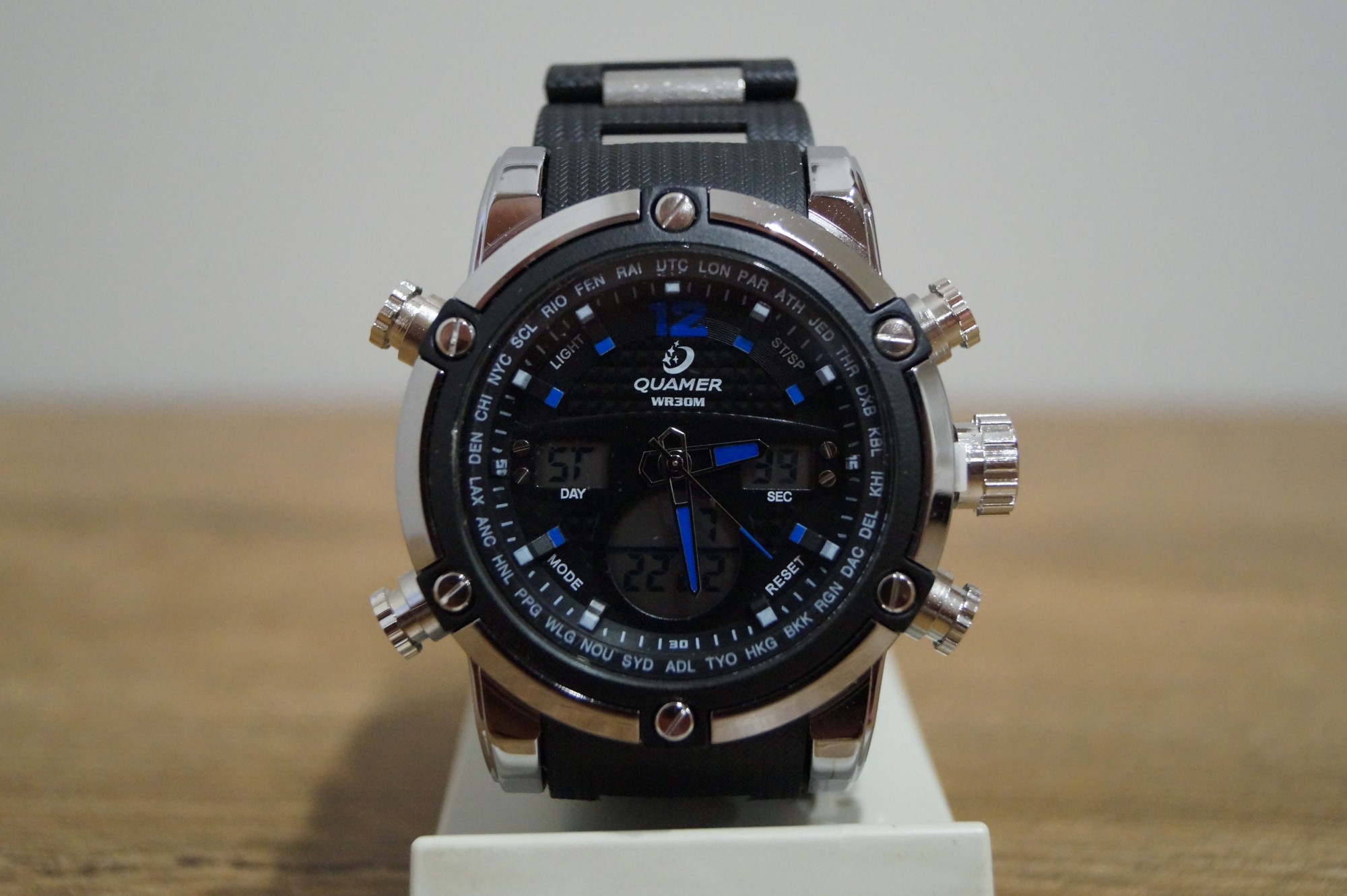

Мужские наручные часы Quamer 1526 арт.152603