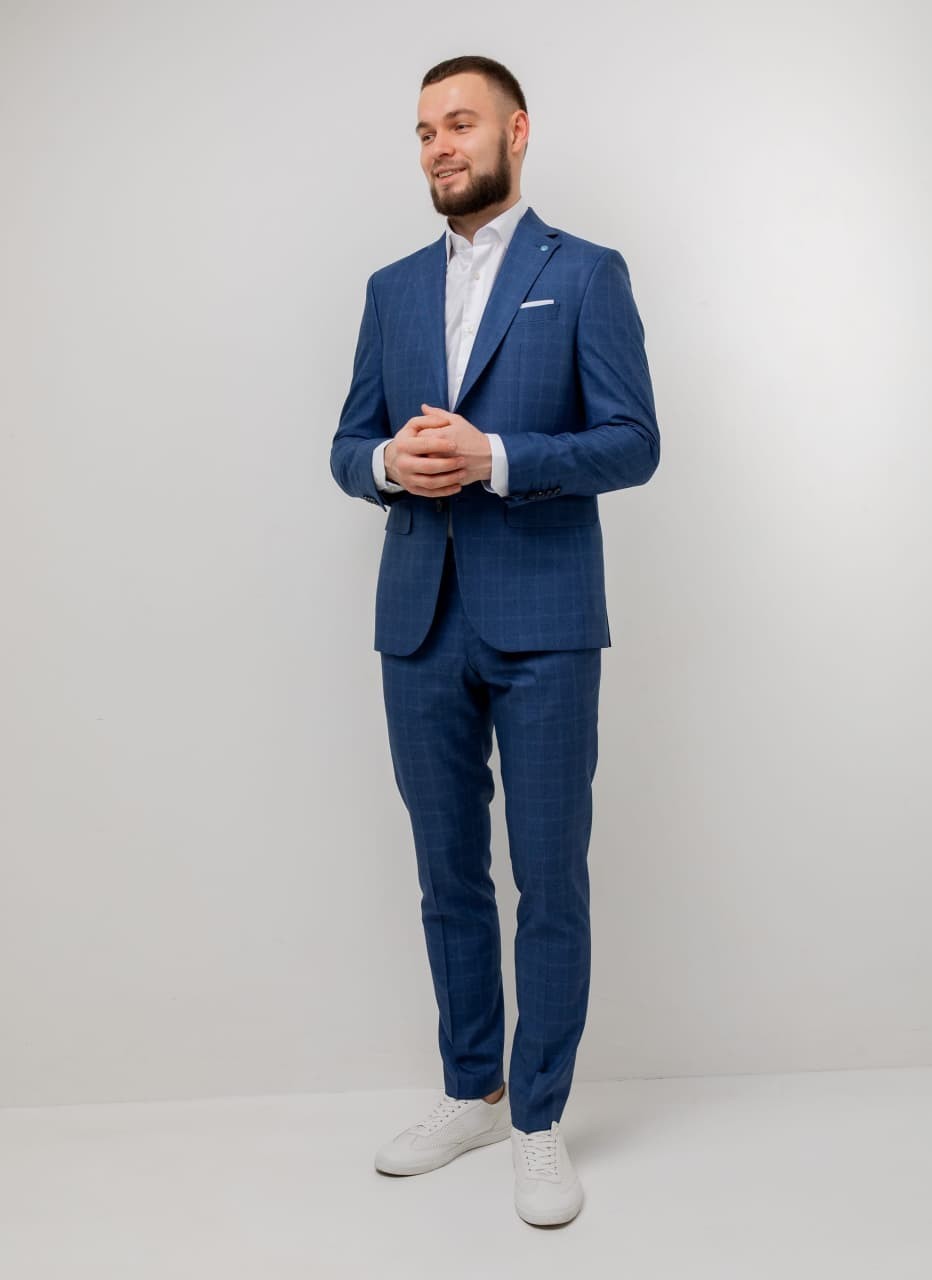 

Костюм Pierre Cardin из коллекции Future Flex светло-синий в клетку размер 46 (А: 94499/3200 М: 42255)