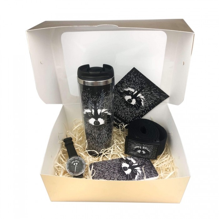 

Подарочный набор ZIZ "Енот" в подарочной упаковке Powerbank 5000 мАч + часы наручные + ремень + термокружка + открытка (55005)