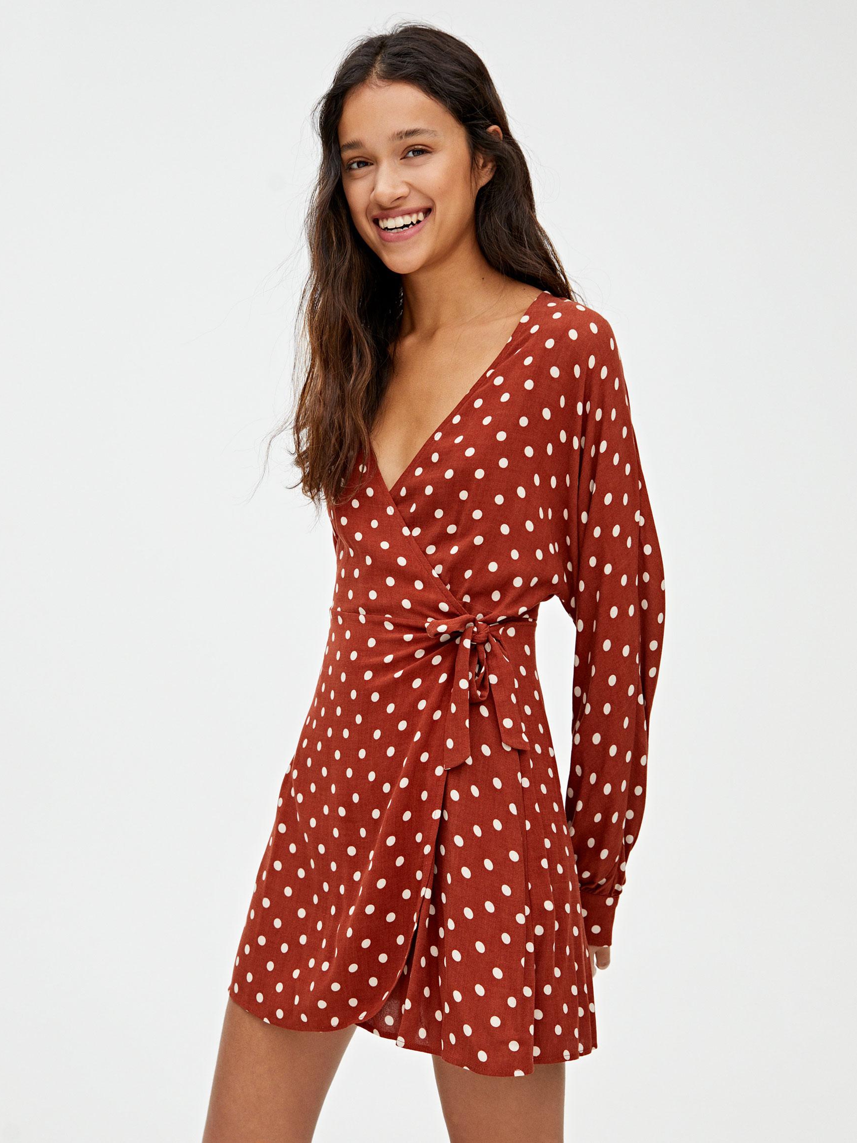 

Платье Pull & Bear 9390429605-AAFA L Коричневое с белым