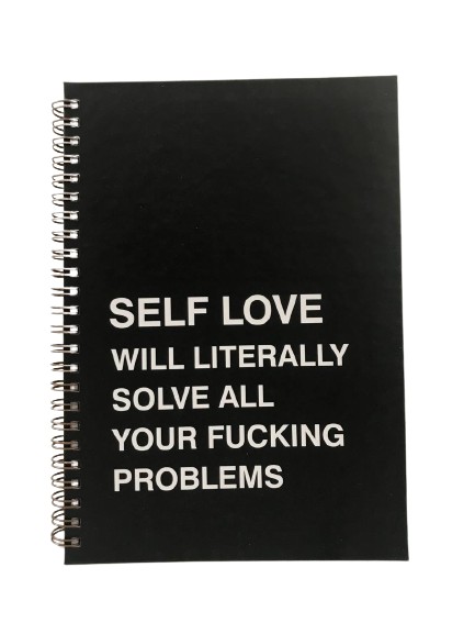 

Блокнот в крапку Self love чорний