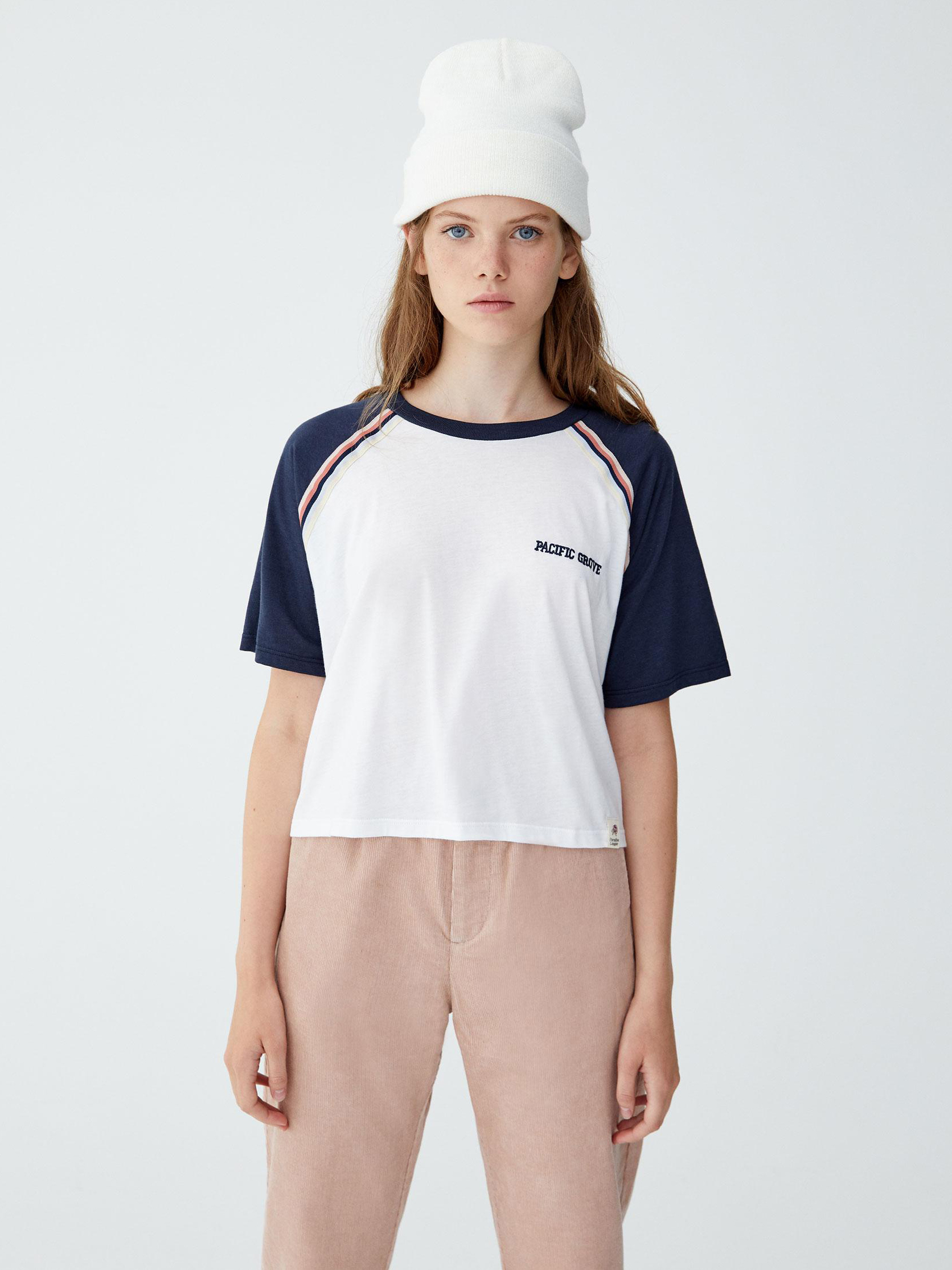 

Футболка Pull & Bear 9241356805-ABAY L Белая с темно-синим