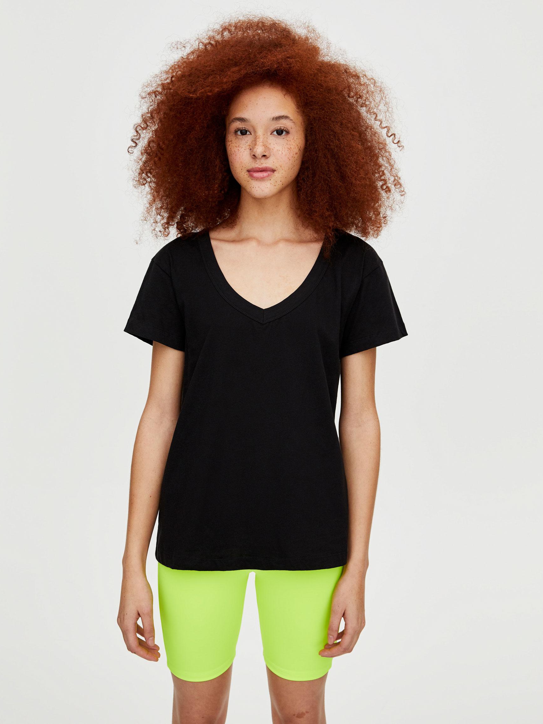 

Футболка Pull & Bear 9234341800-AAAD L Черная