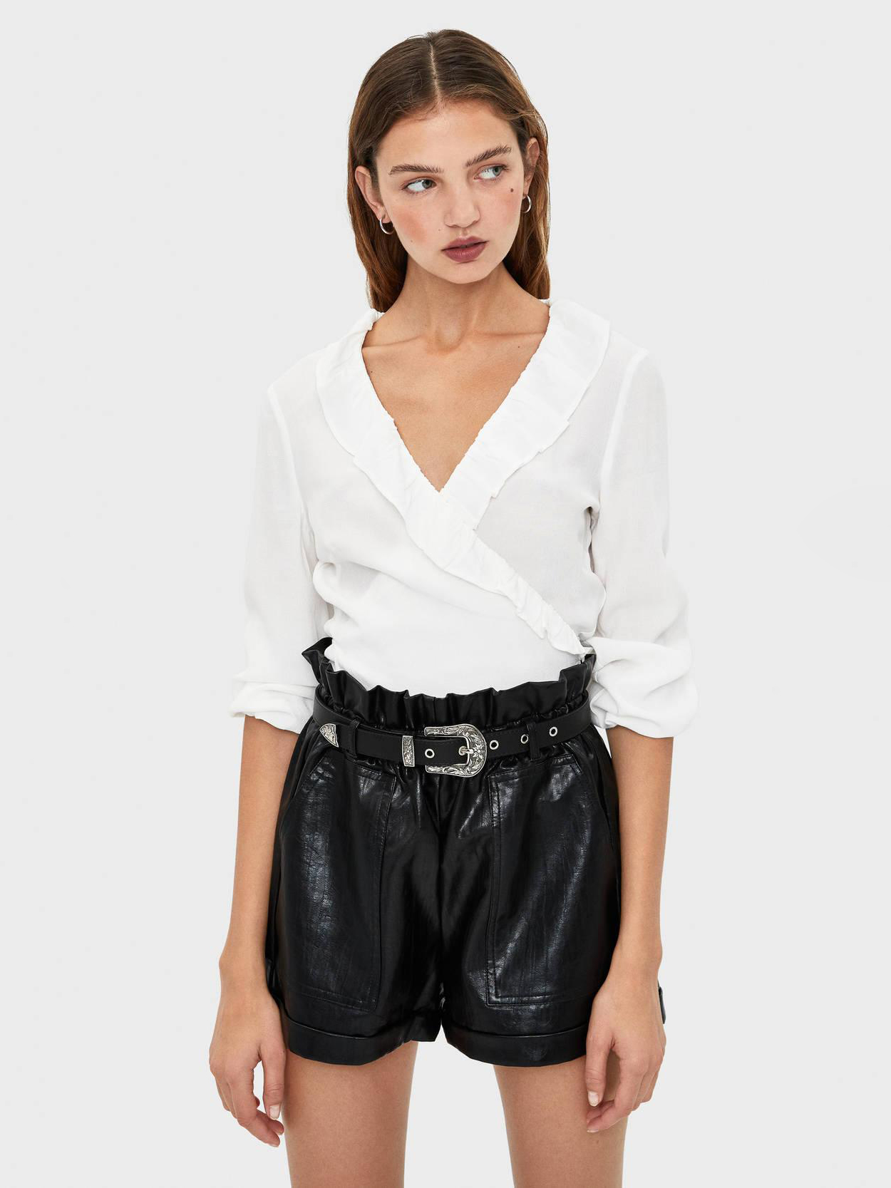 

Блузка Bershka 5840619712-ABAK M Молочная