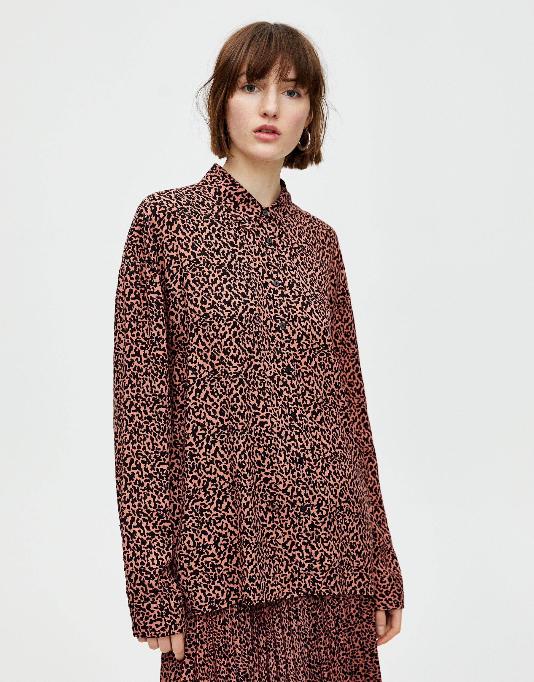 

Рубашка Pull & Bear 5470339620-AAMS M Коралловая с черным