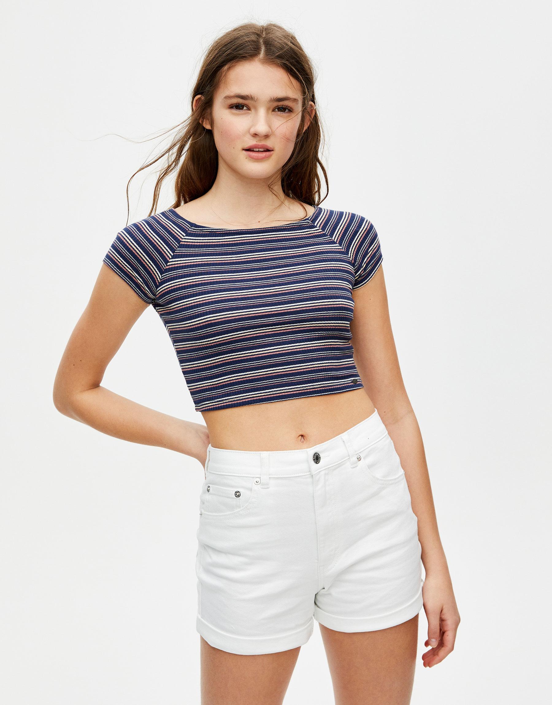 

Футболка Pull & Bear 5246369481-AAVT S Темная-синяя с разноцветным