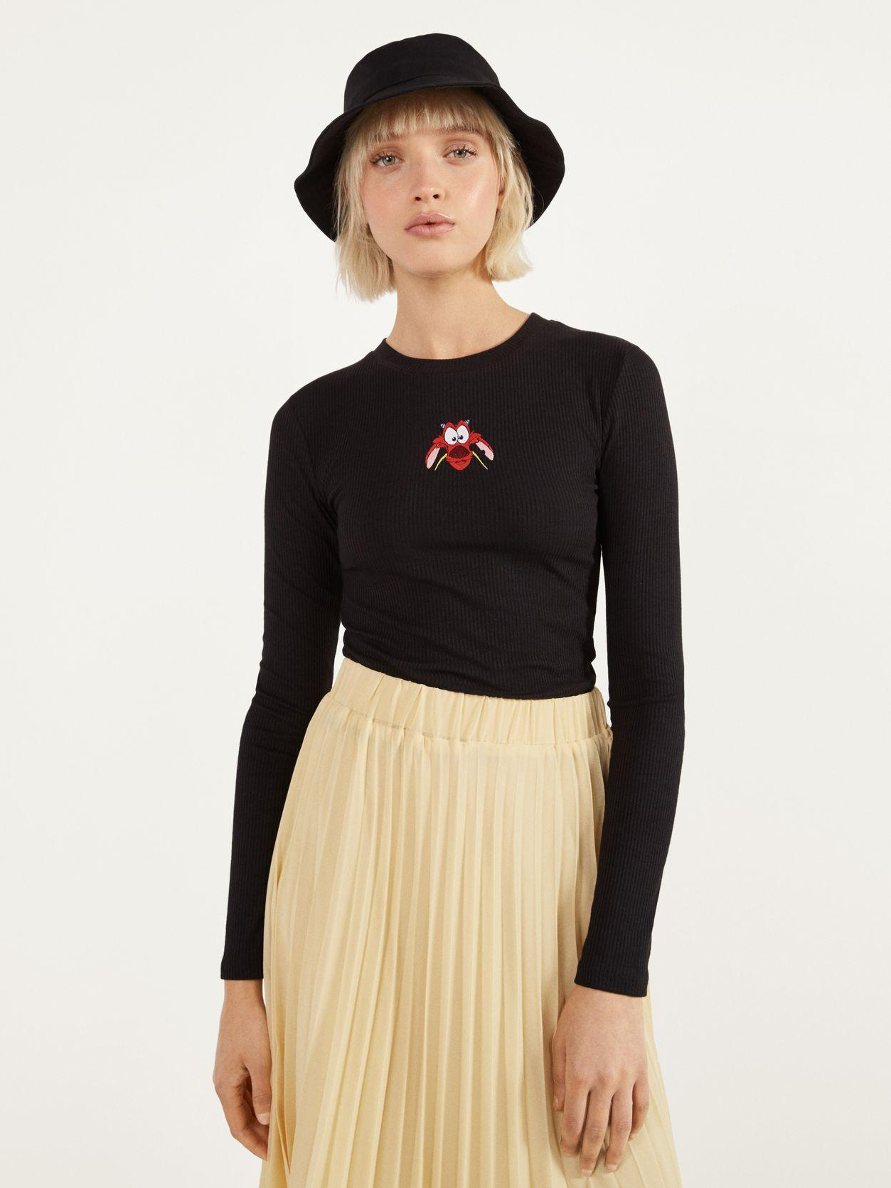 

Лонгслив Bershka 2211813810-AAPU L Черный