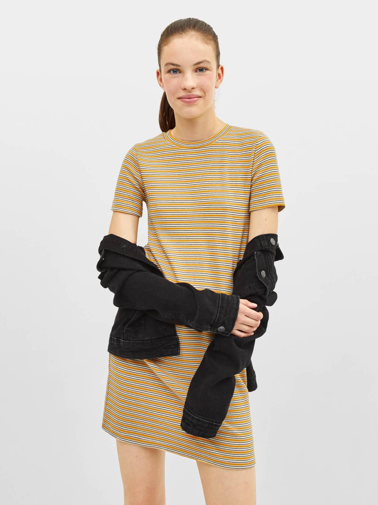

Платье Bershka 0689326305-AEVW S Горчичное