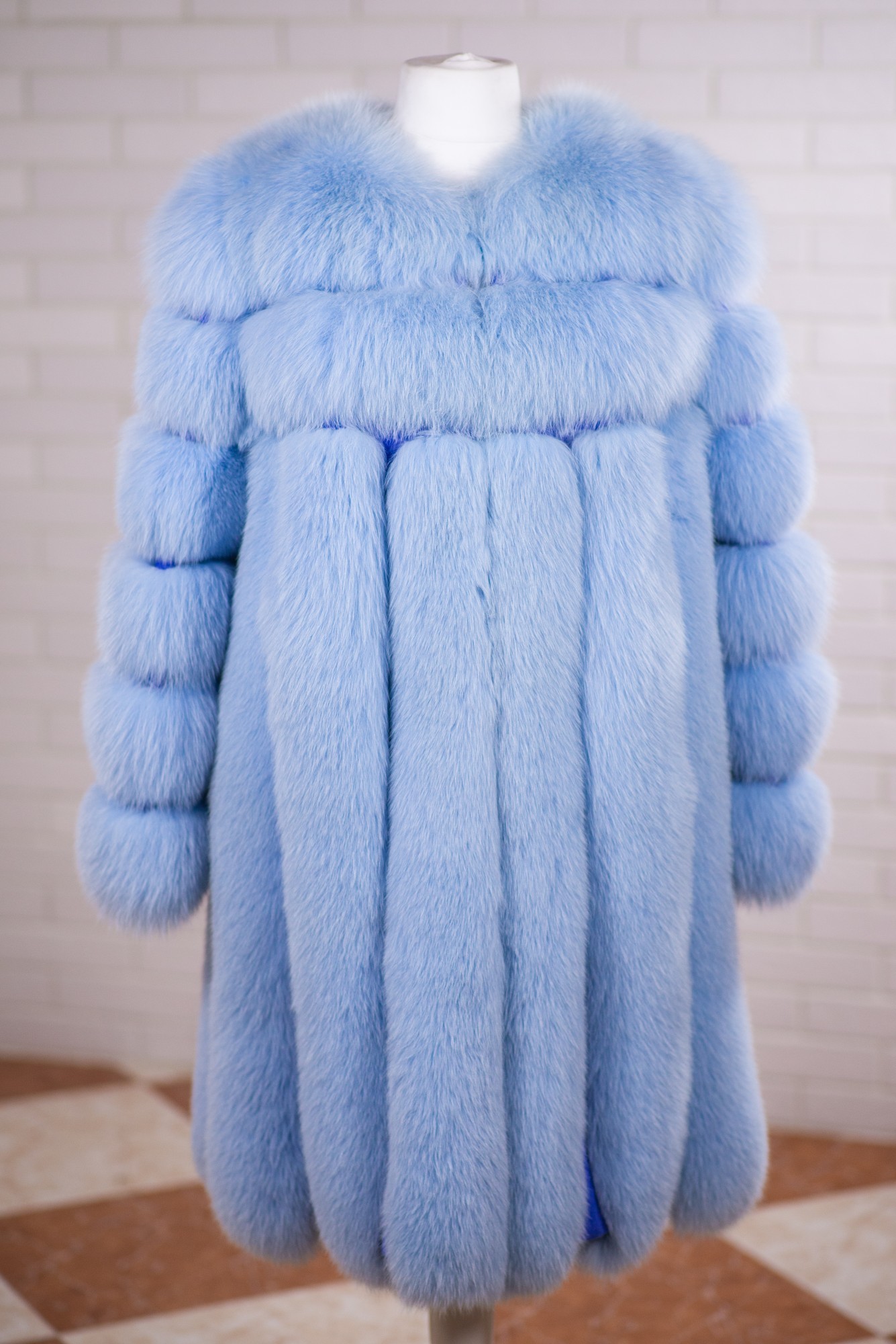 

Шуба из меха песец Miss Lora Кокетка голубой  (54, Шуба из меха песец Miss Lora Кокетка голубой XL (54)