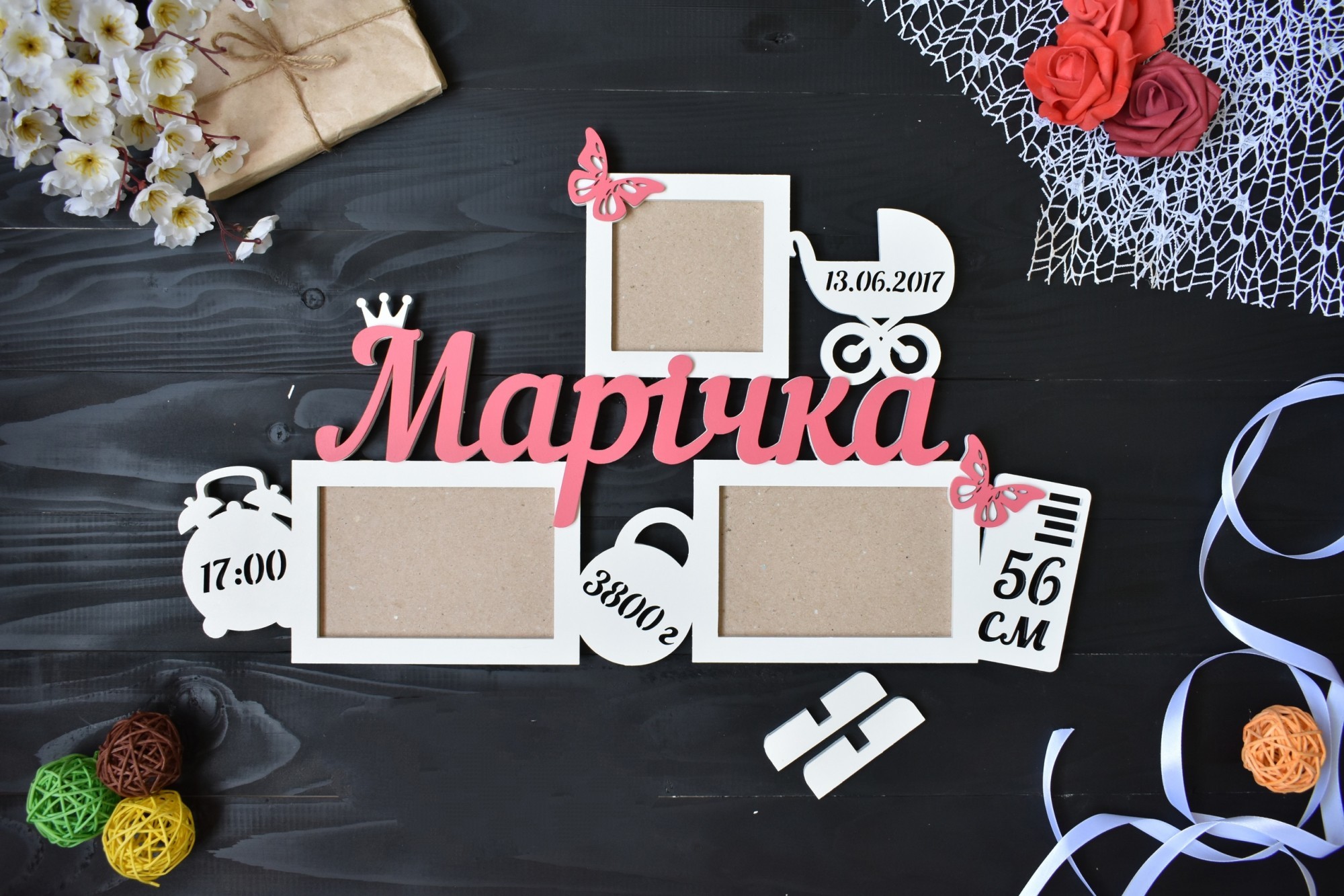

Фоторамка метрика из дерева на 3 фото с данными ребенка "Марічка" под заказ (Метр0018)