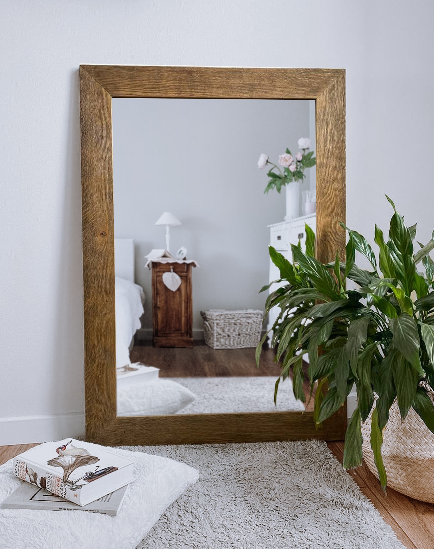 

Настенное зеркало в деревянной раме HomeDeco Дуб 150х50