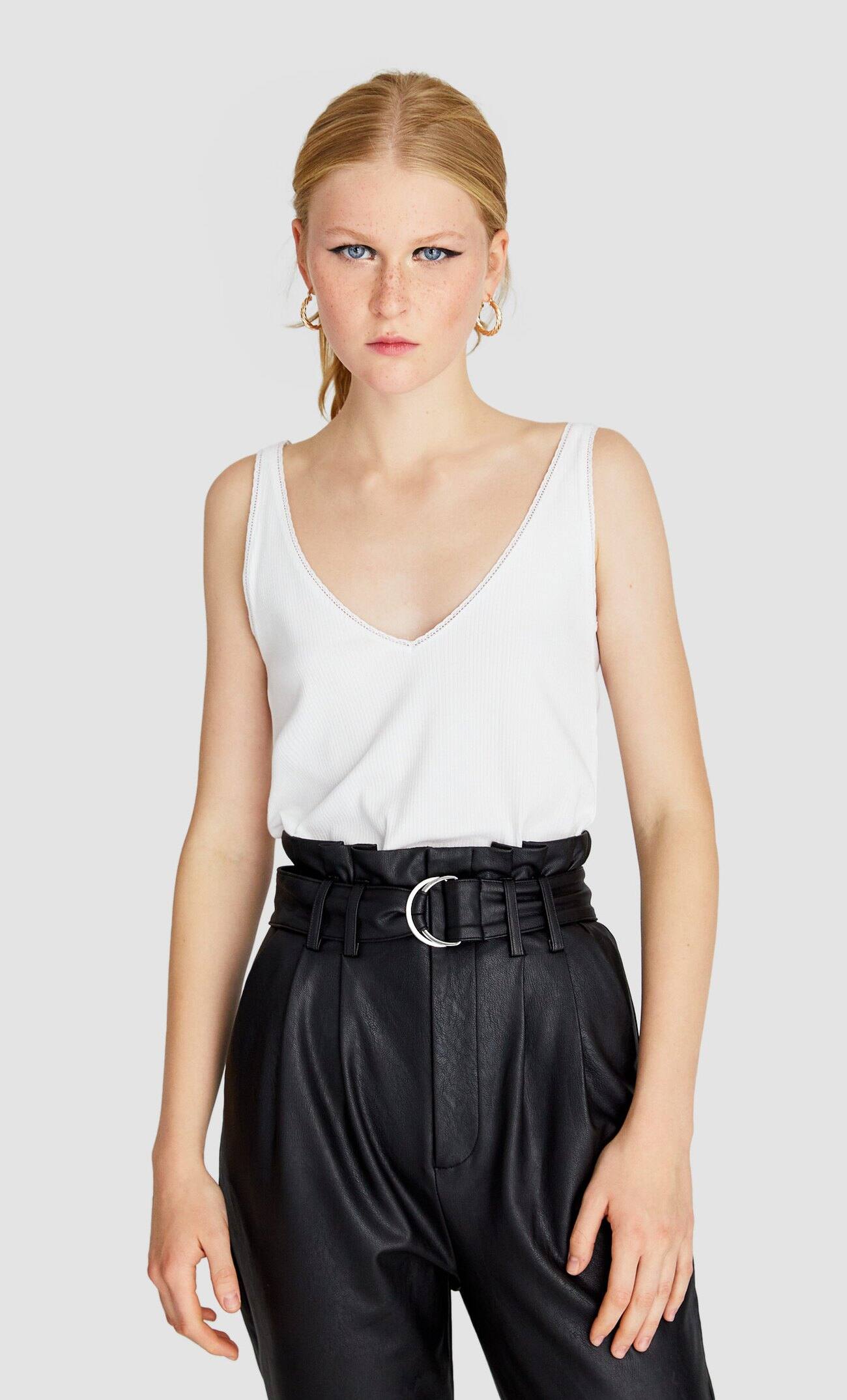 

Майка Stradivarius Ж1063907 (6503/485/003) цвет белый M