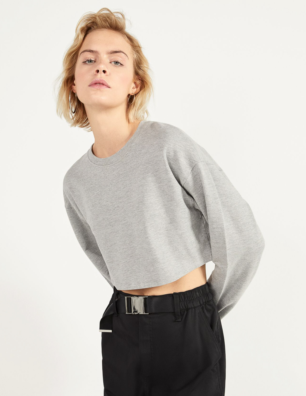 

Свитшот Bershka Ж1064430 (6913/443/812) цвет серый L