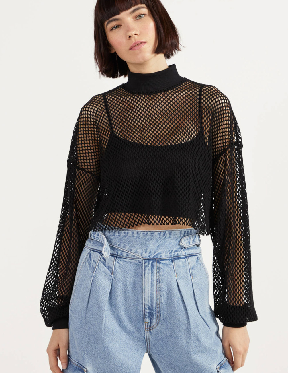 

Свитшот Bershka Ж1064514 (1964/326/800) цвет черный M