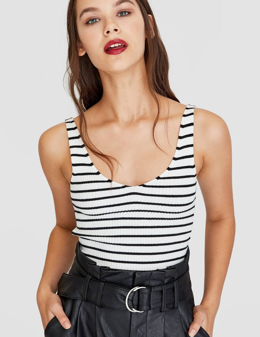 

Майка Stradivarius Ж1063828 (1501/256/005) цвет белый-черный M