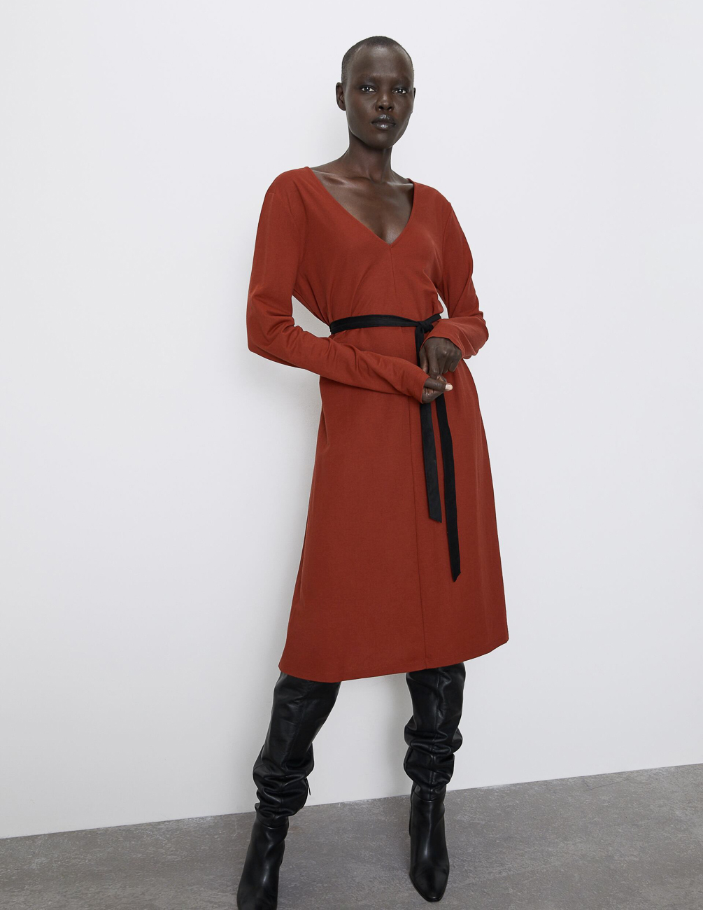 

Платье Zara Ж1059932 (5580/648/678) цвет коричневый S