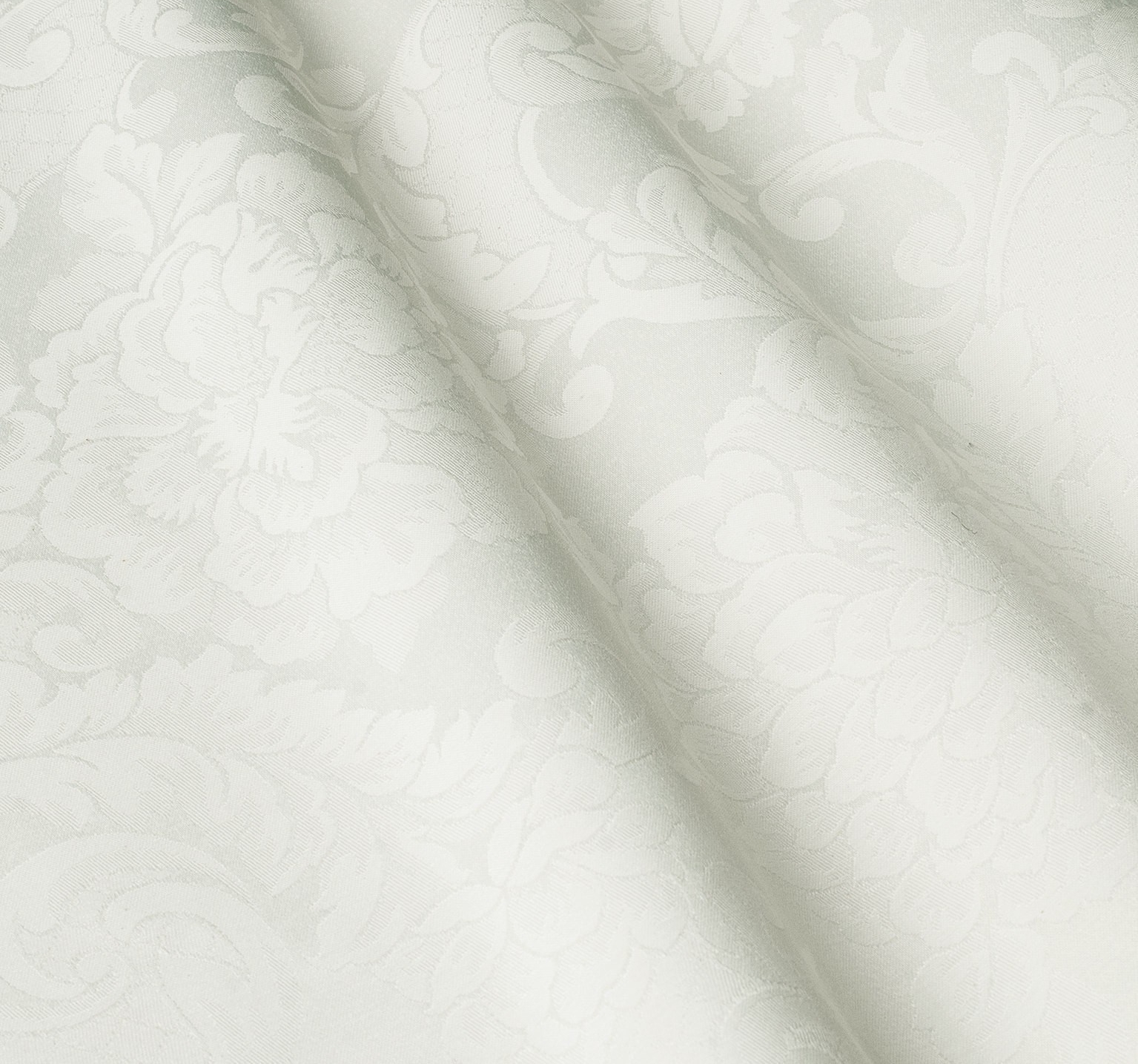 

Скатертная ткань с вензелем молочного цвета 83551v1