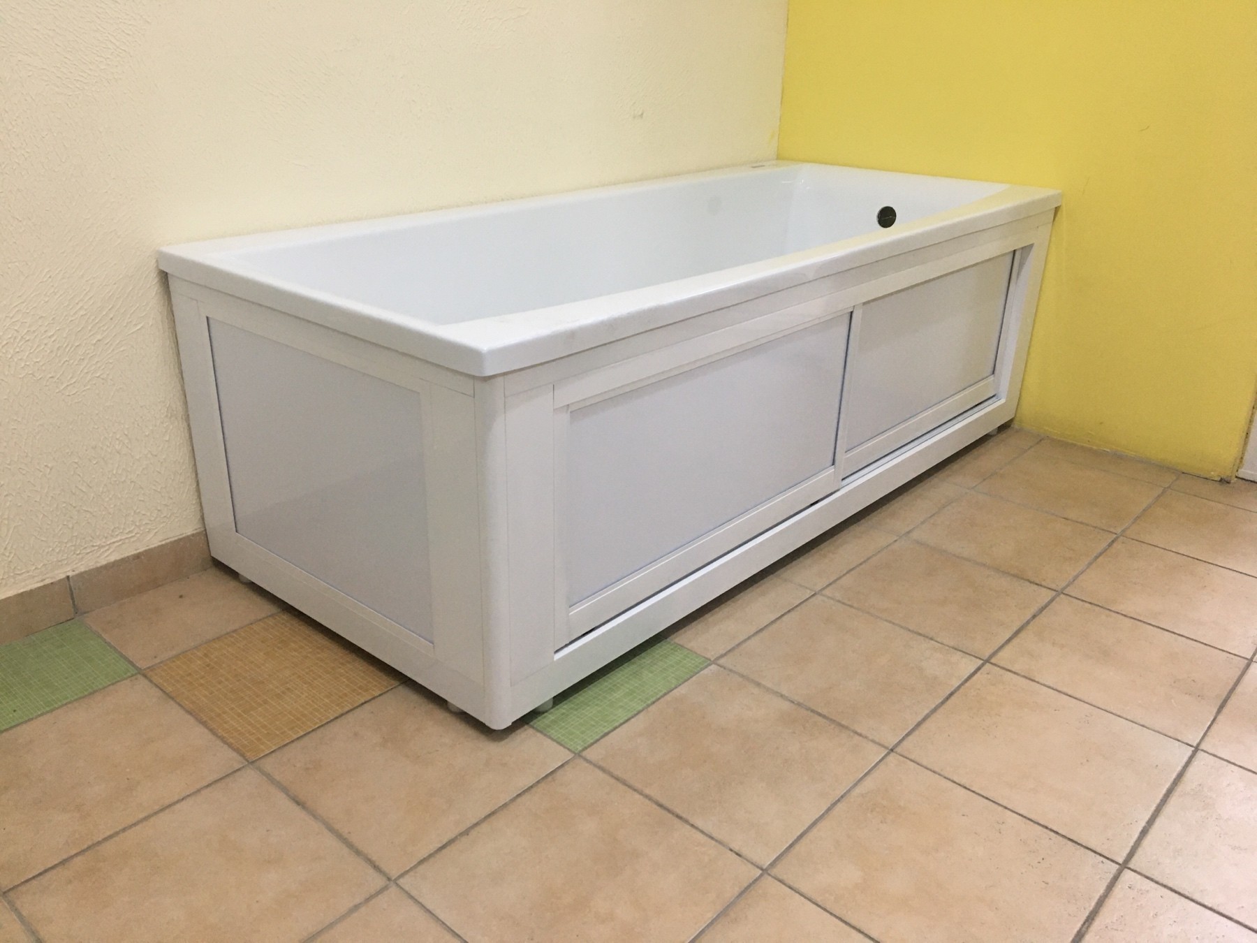 

Угловая панель под ванну ЛИЛЕЯ КОМПОЗИТ 170/75у. Алюминиевый каркас Раздвижная. Для ванны длиной 170х75 Белая Акварекс