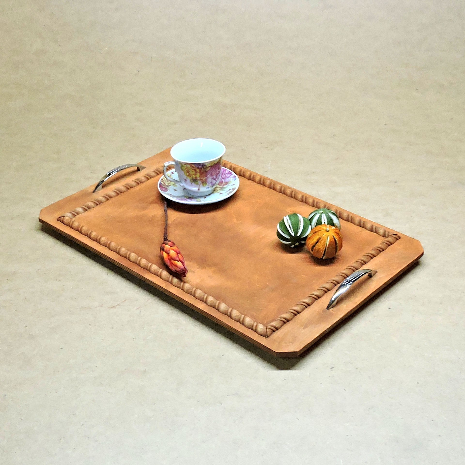 

Поднос с ручками из натурального дерева IZD Лимбург Шафран 55х35х3,5см ПДС-000805