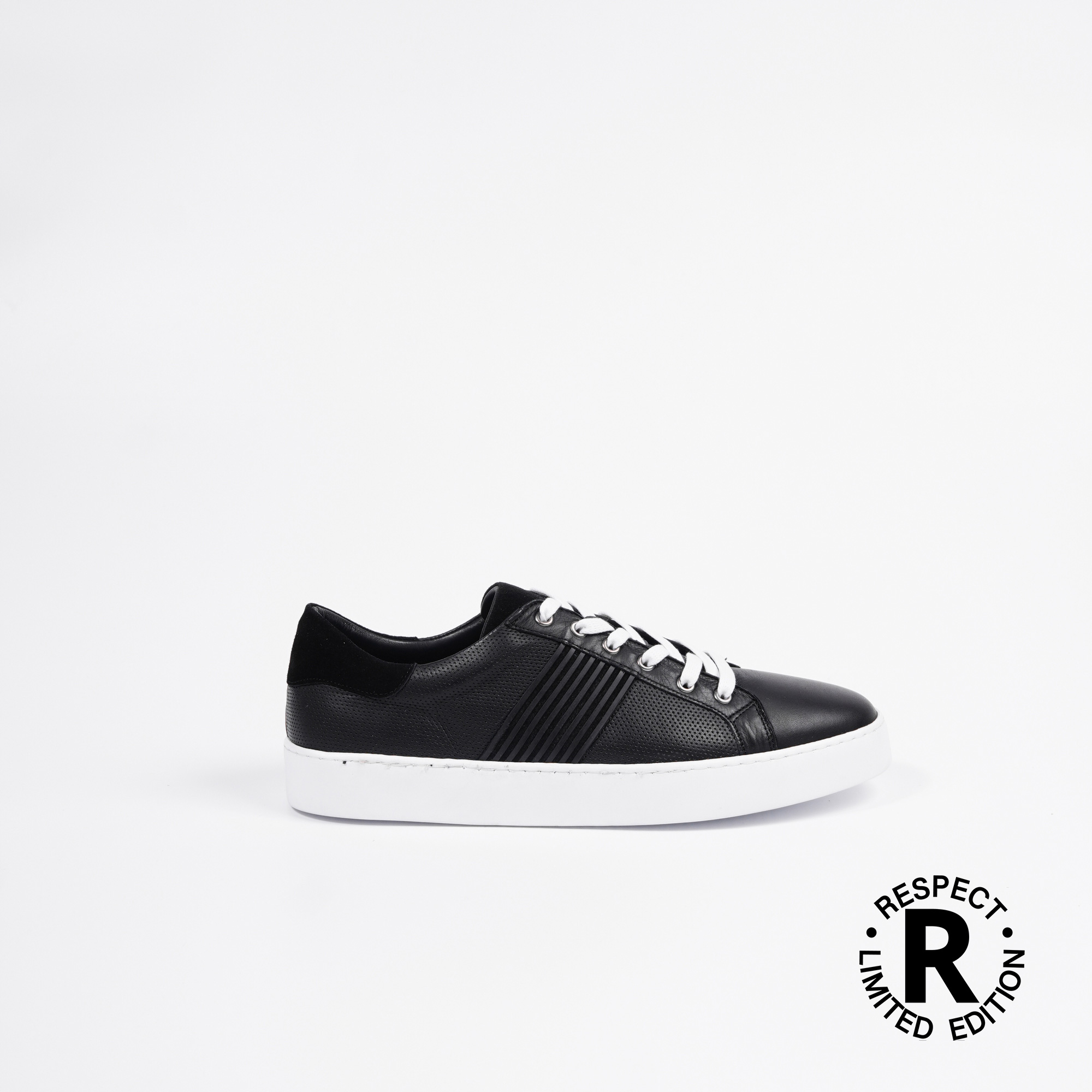 

Кеди Respect (t) LE 44 Чорний 201002 BLACK M