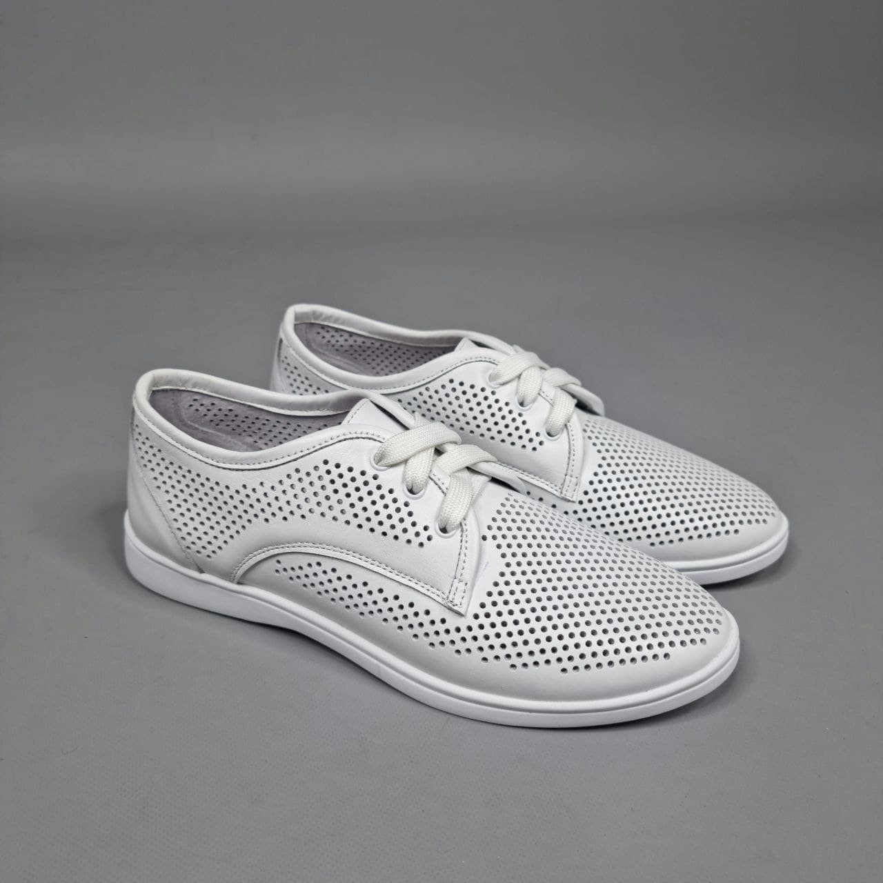 

Женские кеды кожаные с перфорацией К-21257/103 39 р, 25,5 см Белые